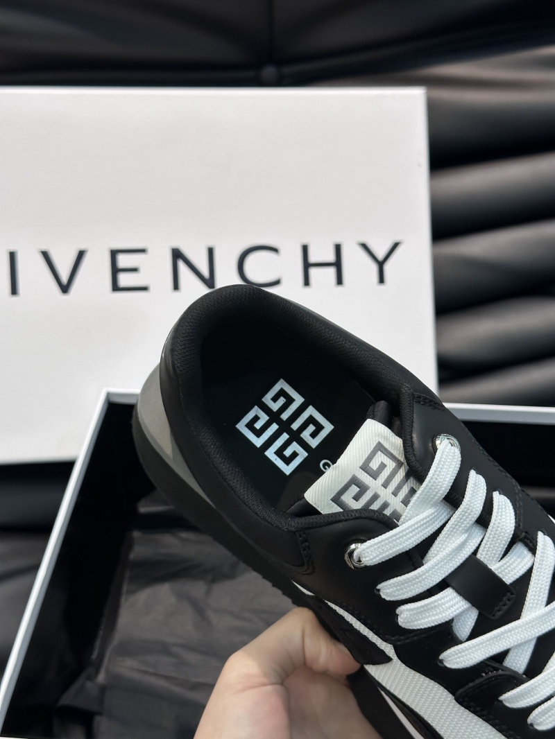 Givenchy Sneakers